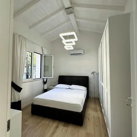 Renovated 400 Meters From The Sea With Garden