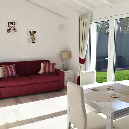 Villa Renovated 400 Meters From The Sea With Garden