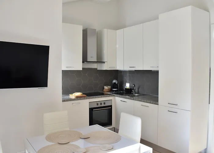 Renovated 400 Meters From The Sea With Garden Forte dei Marmi