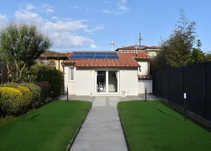 Renovated 400 Meters From The Sea With Garden Villa