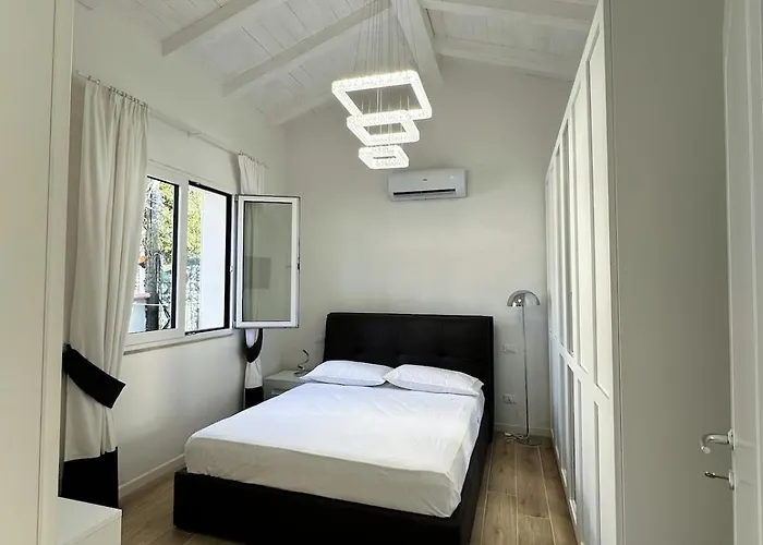 Renovated 400 Meters From The Sea With Garden