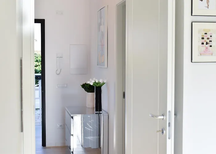 Villa Renovated 400 Meters From The Sea With Garden